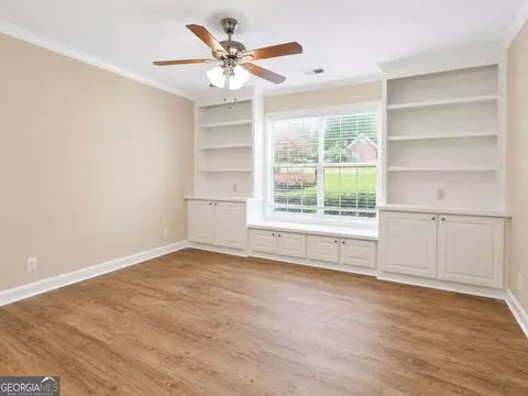 Living - 2095 Oakpointe Ct, Buford, GA 30519 photo 3 of 4