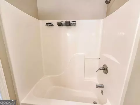 Bath - 2095 Oakpointe Ct, Buford, GA 30519 photo 5 of 9