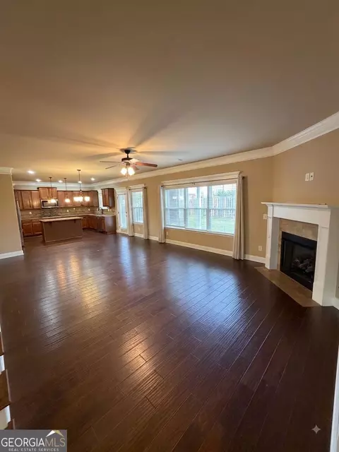 Living - 5410 Everlook Cir, Evans, GA 30809 photo 2 of 3