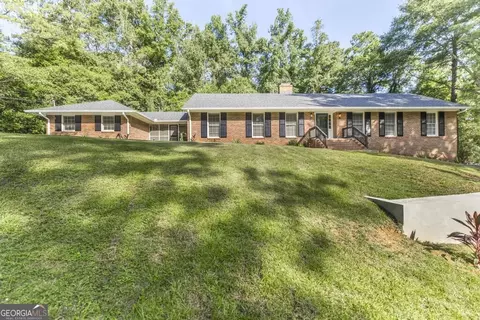 1820 Kirkwood Dr, Macon, GA 31211