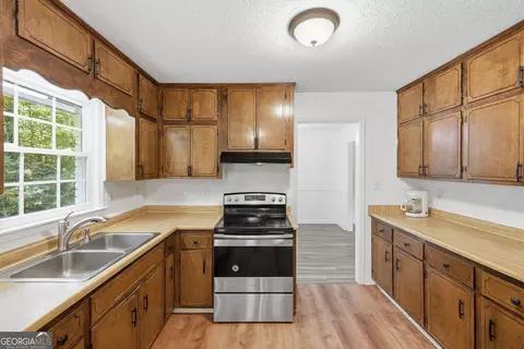 Kitchen - 3 Stonewood Ct, Toccoa, GA 30577 photo 2 of 4