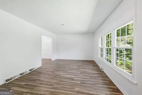 Living - 3 Stonewood Ct, Toccoa, GA 30577 photo 2 of 6