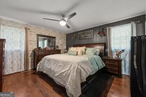 Bedroom - 25 Dubignon Dr, Toccoa, GA 30577 photo 5 of 6