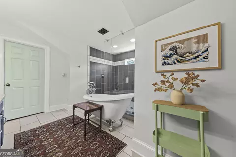 Bath - 2852 Dixie Rd, Covington, GA 30014 photo 1 of 3