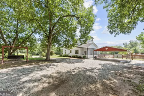 Exterior - 2852 Dixie Rd, Covington, GA 30014 photo 2 of 9