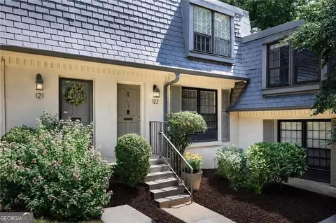 122 Woodmere Sq NW, Atlanta, GA 30327