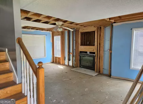 Living - 309 Madison Ave, Hampton, GA 30228 photo 1 of 2