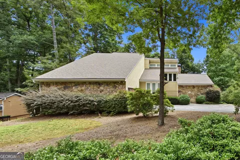 2990 Ascot Ln, Roswell, GA 30076