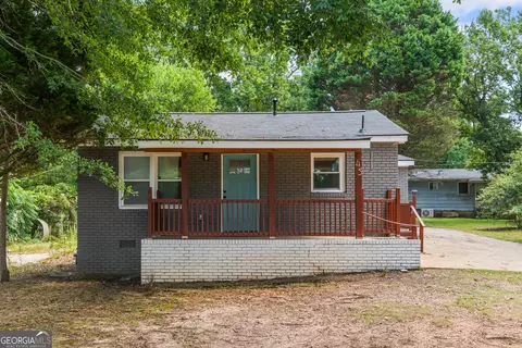 45 Domineck St, Newnan, GA 30263