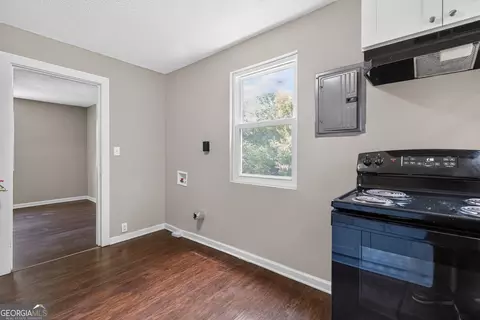 Entry Way - 2018 Virginia Ave, Augusta, GA 30906 photo 2 of 3