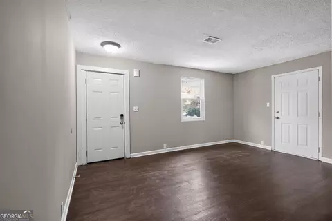 Living - 2018 Virginia Ave, Augusta, GA 30906 photo 1 of 2