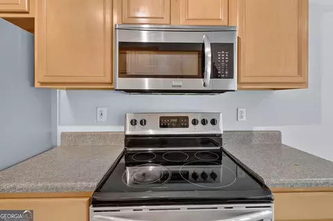 Kitchen - 180 Shenandoah Dr, Covington, GA 30016 photo 4 of 5