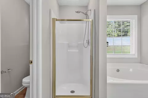 Bath - 180 Shenandoah Dr, Covington, GA 30016 photo 2 of 6