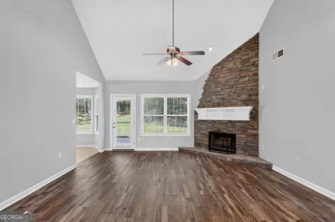 Living - 180 Shenandoah Dr, Covington, GA 30016 photo 1 of 3