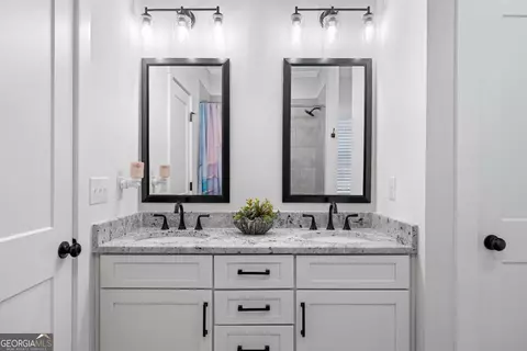Bath - 2128 Stonegate Way, Monroe, GA 30656 photo 6 of 11