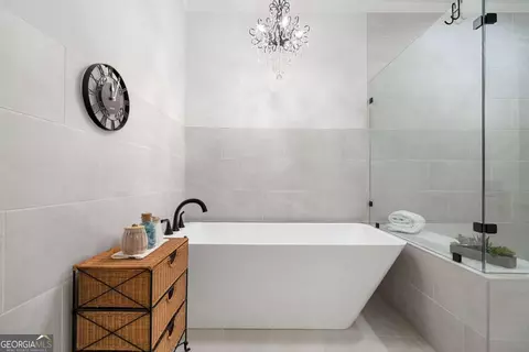 Bath - 2128 Stonegate Way, Monroe, GA 30656 photo 4 of 11