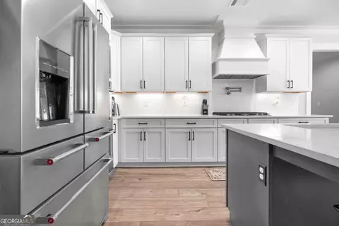 Kitchen - 2128 Stonegate Way, Monroe, GA 30656 photo 6 of 9