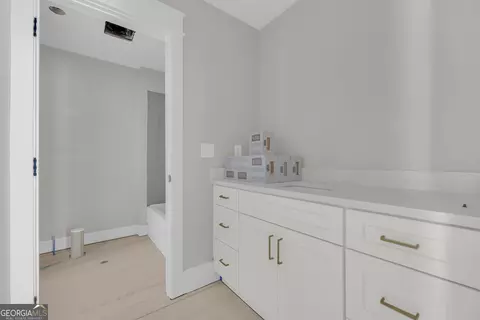 Bath - 1600 Maxey Rd, Bishop, GA 30621 photo 2 of 2