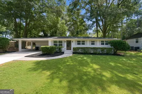 215 Valley Dr, Roswell, GA 30075
