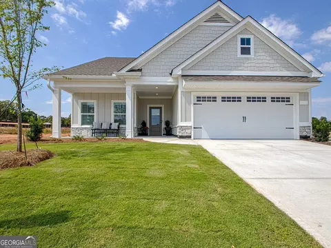 110 Redhaven Dr, Senoia, GA 30276