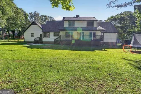 2223 Angela Dr SW, Lilburn, GA 30047