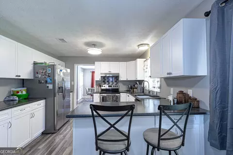 Kitchen - 1245 Mooty Bridge Rd, Lagrange, GA 30240 photo 4 of 4