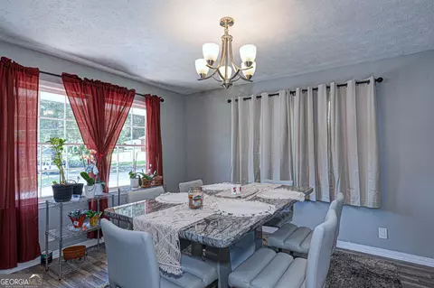 Dining - 1245 Mooty Bridge Rd, Lagrange, GA 30240 photo 1 of 2