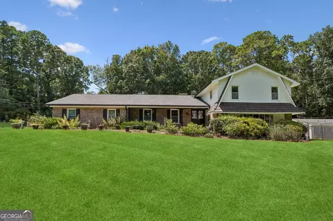 212 Simpson Dr NE, Kennesaw, GA 30144