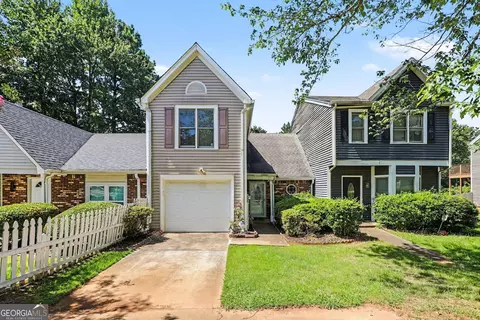 384 Lakeridge Ct, Riverdale, GA 30274