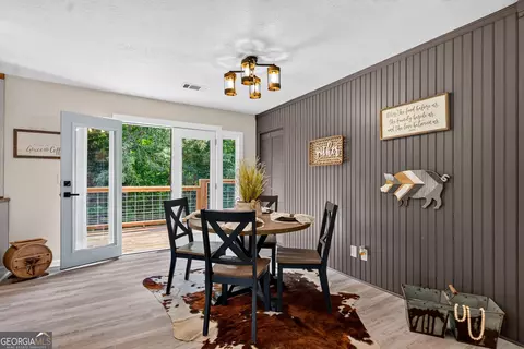 Dining - 214 Floyd Rd, Pine Mountain, GA 31822 photo 2 of 4