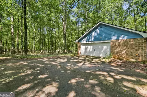 Exterior - 1050 Skyline Dr, Covington, GA 30014 photo 7 of 7