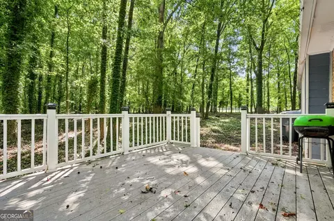 Exterior - 1050 Skyline Dr, Covington, GA 30014 photo 4 of 7