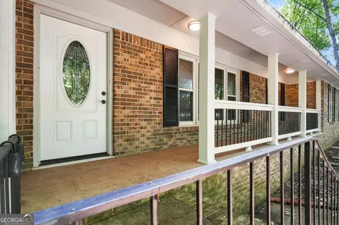 Exterior - 1050 Skyline Dr, Covington, GA 30014 photo 2 of 7