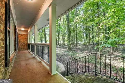 Exterior - 1050 Skyline Dr, Covington, GA 30014 photo 1 of 7