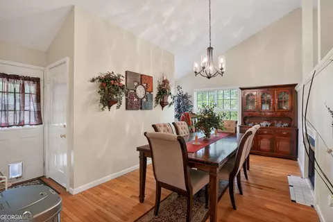 Dining - 227 Shady Ln, Williamson, GA 30292 photo 1 of 3