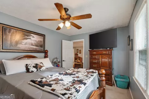 Bedroom - 227 Shady Ln, Williamson, GA 30292 photo 4 of 5