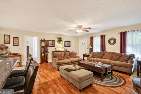 Living - 227 Shady Ln, Williamson, GA 30292 photo 1 of 2