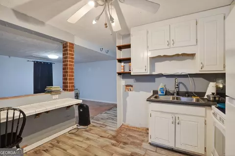 Kitchen - 227 Shady Ln, Williamson, GA 30292 photo 5 of 5