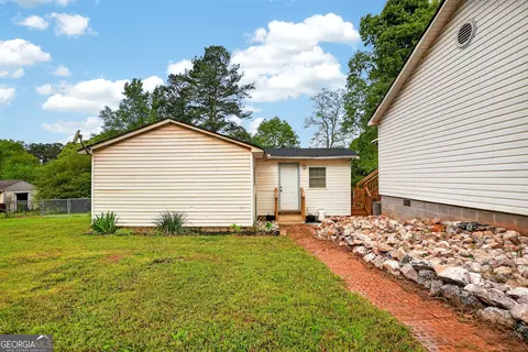 Exterior - 227 Shady Ln, Williamson, GA 30292 photo 11 of 14