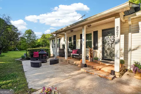 Exterior - 227 Shady Ln, Williamson, GA 30292 photo 1 of 14