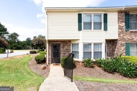 768 Longleaf Dr, Lawrenceville, GA 30046