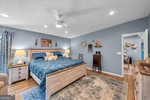 Bedroom - 121 W Entrekin Rd, Cobb, GA 31735 photo 2 of 8