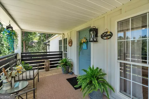Exterior - 121 W Entrekin Rd, Cobb, GA 31735 photo 10 of 25