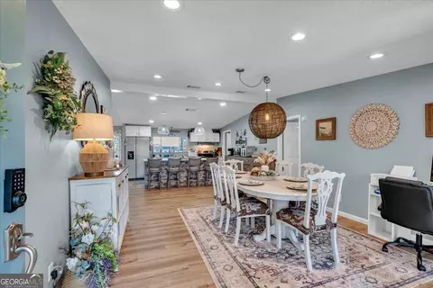 Dining - 121 W Entrekin Rd, Cobb, GA 31735 photo 1 of 4
