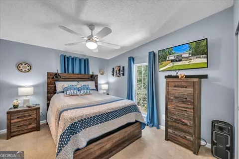 Bedroom - 121 W Entrekin Rd, Cobb, GA 31735 photo 6 of 8