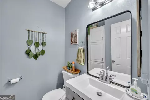 Bath - 121 W Entrekin Rd, Cobb, GA 31735 photo 5 of 6