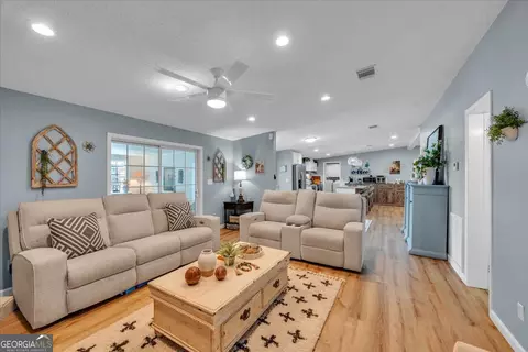 Living - 121 W Entrekin Rd, Cobb, GA 31735 photo 2 of 3