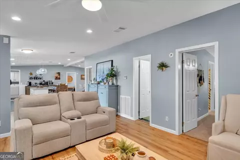 Entry Way - 121 W Entrekin Rd, Cobb, GA 31735 photo 2 of 2