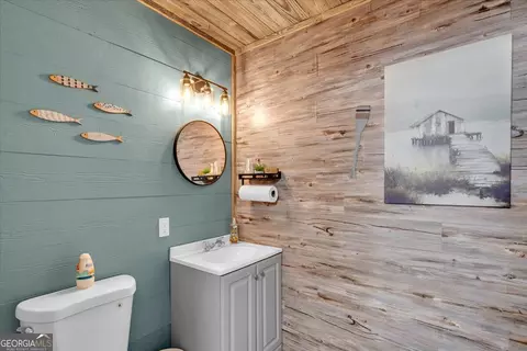 Bath - 121 W Entrekin Rd, Cobb, GA 31735 photo 6 of 6