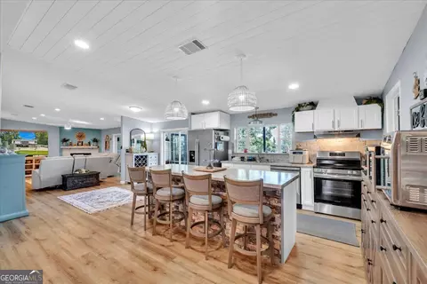 Kitchen - 121 W Entrekin Rd, Cobb, GA 31735 photo 2 of 4
